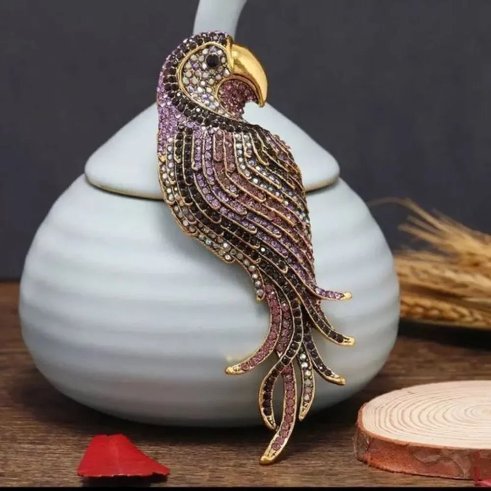 Beautiful Rhinestone Parrot Bird Brooch Pins for women Jewelry Gift New with box